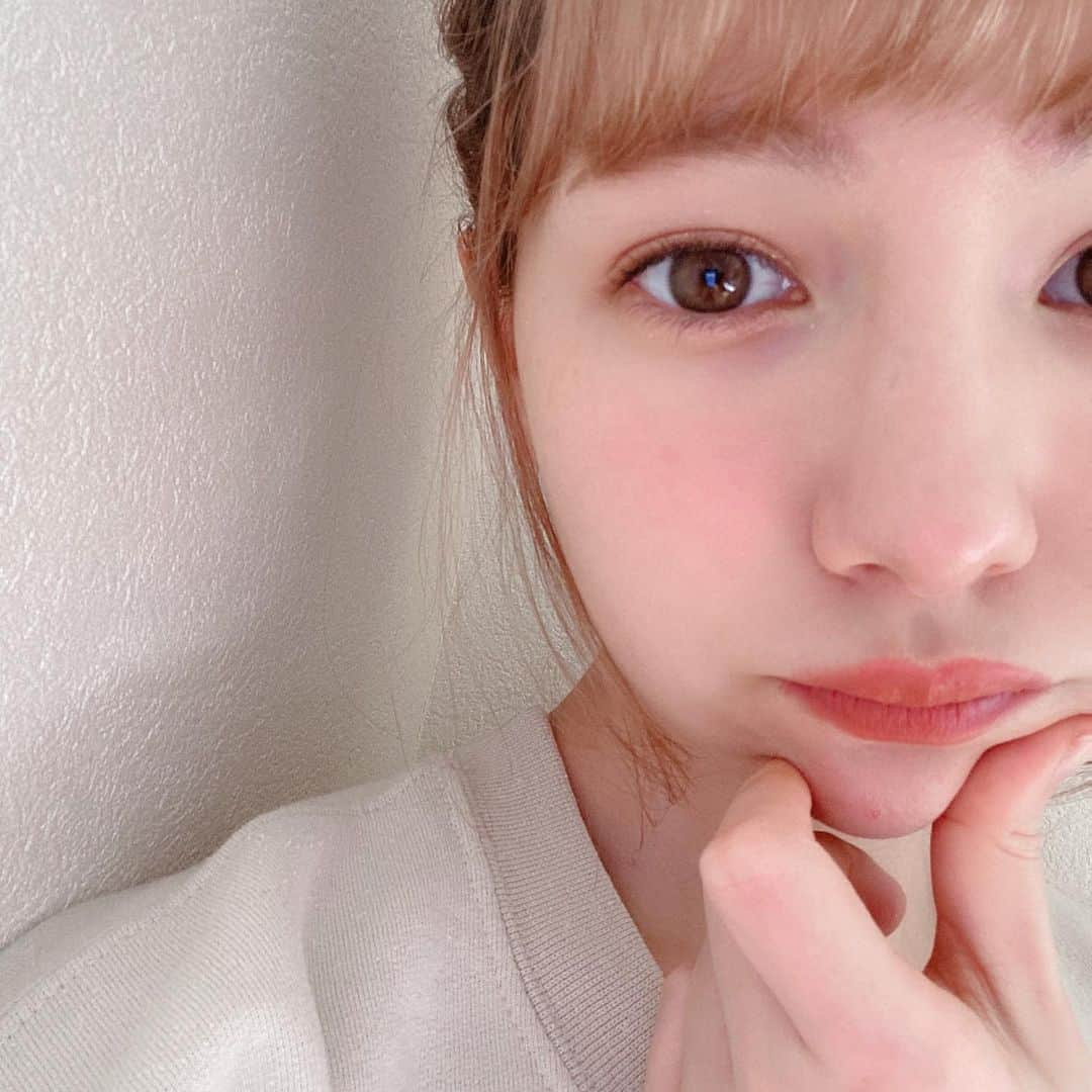 柴田あやなさんのインスタグラム写真 - (柴田あやなInstagram)「むに！！！！  あごににきびが。。。。」4月12日 19時35分 - shibaobasan