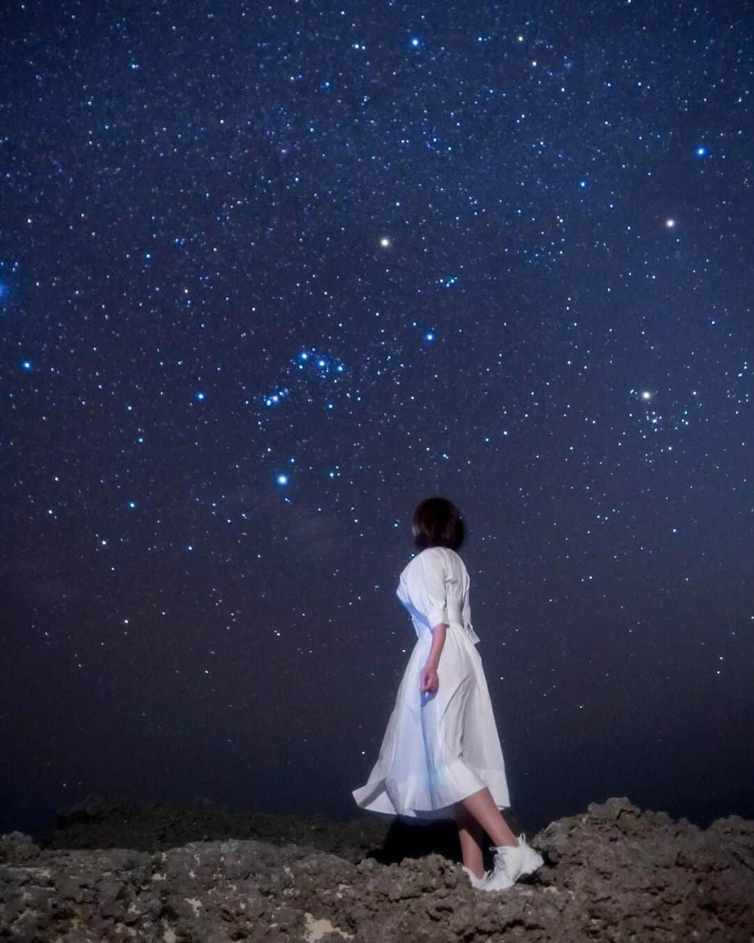 古河由衣さんのインスタグラム写真 - (古河由衣Instagram)「ムスヌン浜の星空綺麗すぎでした💫 星に願いを✨ みんなは何をお願いしますか？  私は私と、大切な人たちと、 夢を持って頑張る人たちが報われますように。 それぞれの良さで、星空のようにみんなが、かがやけますように。  そう強く願います   #星空  #宮古島  #ムスヌン浜  #夜空  #オリオン座  #星  #流れ星  #グラビアアイドル  #むちむちボディ  #美ボディメイク  #撮影会  #被写体  #ファインダー越しの私の世界  #ポートレート  #cosplay  #cosplaygirl  #stardust  #japanesegirl  #cosplay  #bikini  #cute  #gravure  #idol  #model  #偶像  #偶像活動  #日本女星  #귀여운   #모델  #셀카」4月12日 19時51分 - furuyuistagram