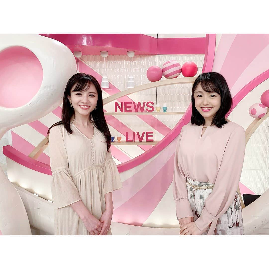 小菅晴香さんのインスタグラム写真 - (小菅晴香Instagram)「・﻿ 先月卒業した番組Oha!4 NEWS LIVE⭐️﻿ ﻿ 後任の米澤かおりちゃん（ @kaoriina67 ）は、﻿ 実は大学時代のサークルの後輩なんです🏫‼︎﻿ ﻿ 後任と知った時は、とっても驚いたと同時に﻿ ご縁を感じてすごく嬉しかったなぁ☺️🧡﻿ ﻿ 昔から可愛くてしっかりしていて仕事に真面目で、﻿ 引き継ぎの時も沢山質問してくれました📝﻿ すでに番組への強い思いを感じています✨﻿ ﻿ この春にリニューアルもしていますし、﻿ かおぱんらしい要素も加わって、﻿ より良い番組になっていくことと思います🌸✨﻿ ﻿ ﻿ ﻿ ﻿ ﻿ #oha4newslive #米澤かおり ちゃん #かおぱん と呼んでいます笑」4月12日 19時57分 - haruka.kosuge