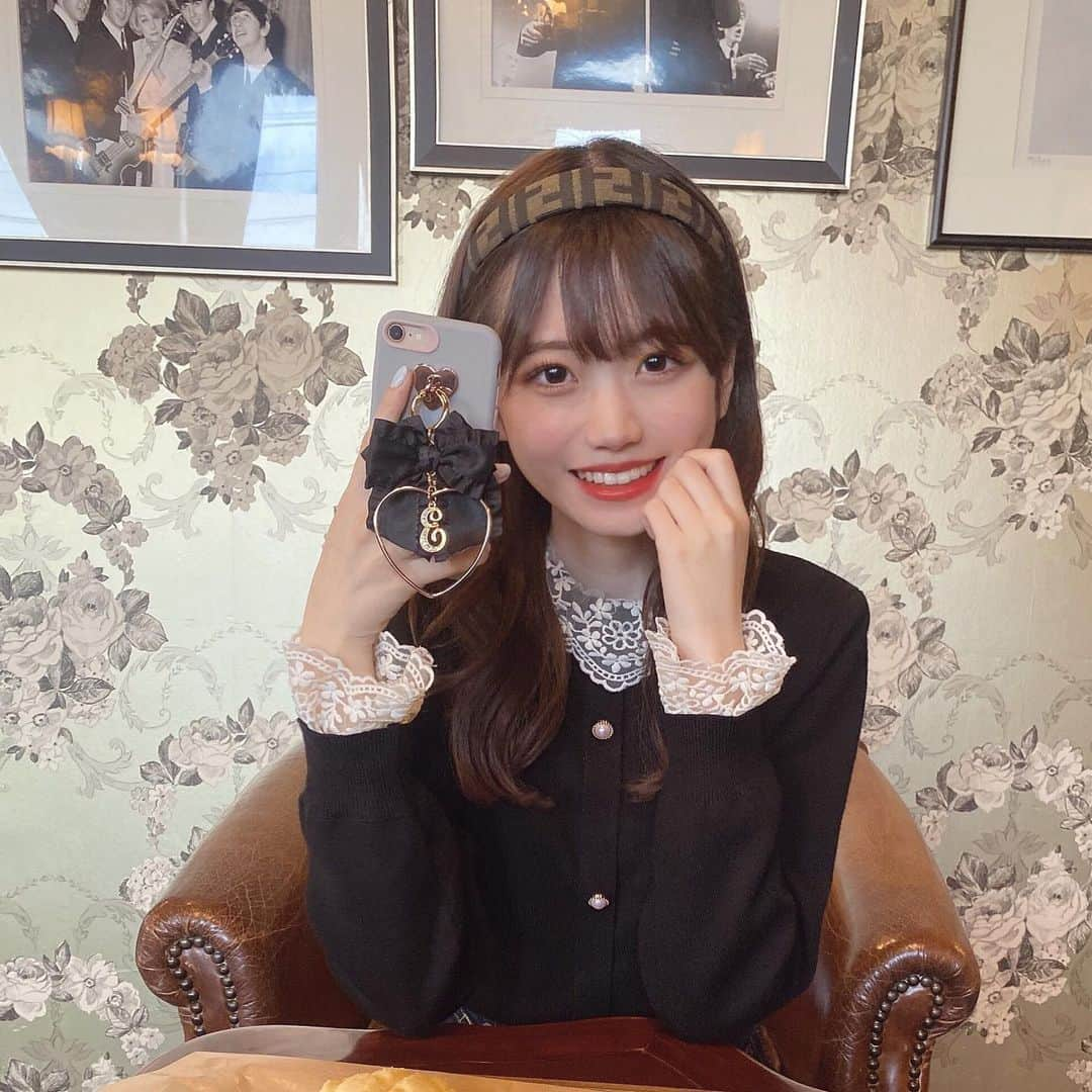 本田依里佳のインスタグラム：「カスタマイズした大きなリボンのついたスマホケース  @alamain2018 ﻿がお気に入り🎀﻿  ﻿  ﻿ SPRING SALE が開催中で﻿ 4/18  の23:59 まで﻿ MAX50%OFFになっているらしいので﻿ 気になる方はぜひ！☁️🍒﻿ ﻿ #alamain#アラメイン#iPhoneケース #iPhonecase #ハンドメイド #ハンドメイド作品 #ハンドメイド作家 #ハンドメイド雑貨#プチプラ#ファッション#プレゼント#リボン」