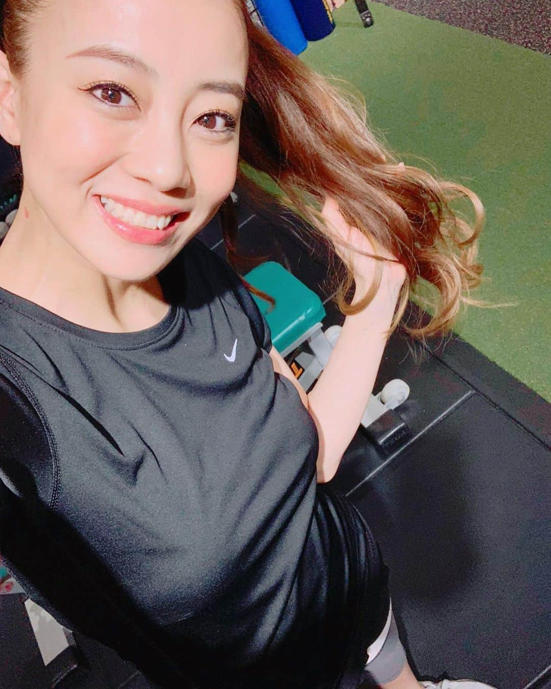 あびる優さんのインスタグラム写真 - (あびる優Instagram)「お仕事帰りにスッキリ😄💪❣️  #smile#selfie#workout#make#makeup#メイク#メイクアップ#ジム#トレーニング#ワークアウト#スッキリ#✨」4月12日 21時01分 - yuabiru74