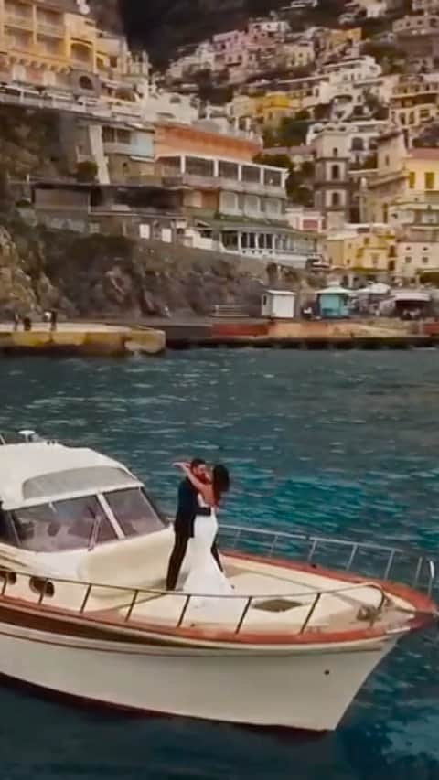ホープ・ビールのインスタグラム：「3 years married 10 years together @justinmartin214  . #positano #italy」