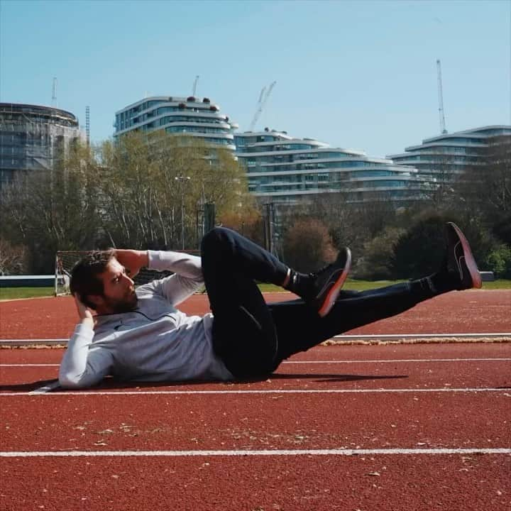 マチュー・フラミニのインスタグラム：「Training and life is about adapting to change. Whether you’re back in the gym today, or still pushing by yourself, find the motivation to move and clear your mind. Happy Monday everyone! 👊💪 @unityperformancelab   #mondaymotivation #mondaymindset #training #sport #mind #mindset #unityperformance #unityathlete #healthylifestyle #healthyliving」