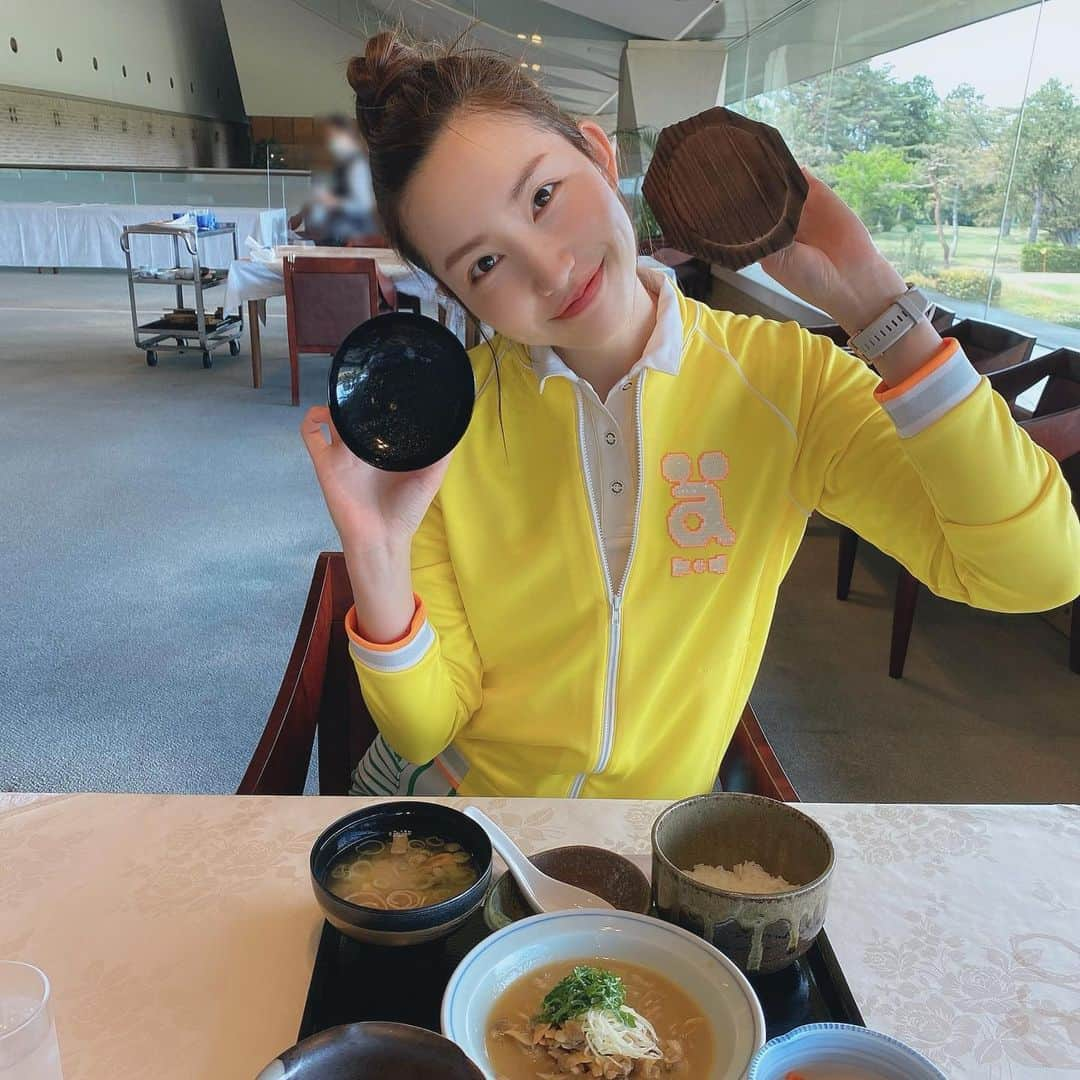 中島亜莉沙さんのインスタグラム写真 - (中島亜莉沙Instagram)「ゴルフウェアコーデ⛳️ @archivio.official_online   #にまいめ #アサリとアリサ #よく間違えられてたお #曾祖父ちゃん限定  #archivio #golf  #アルチビオ #ゴルフウェア #ゴルフ」4月13日 0時30分 - arisan_days