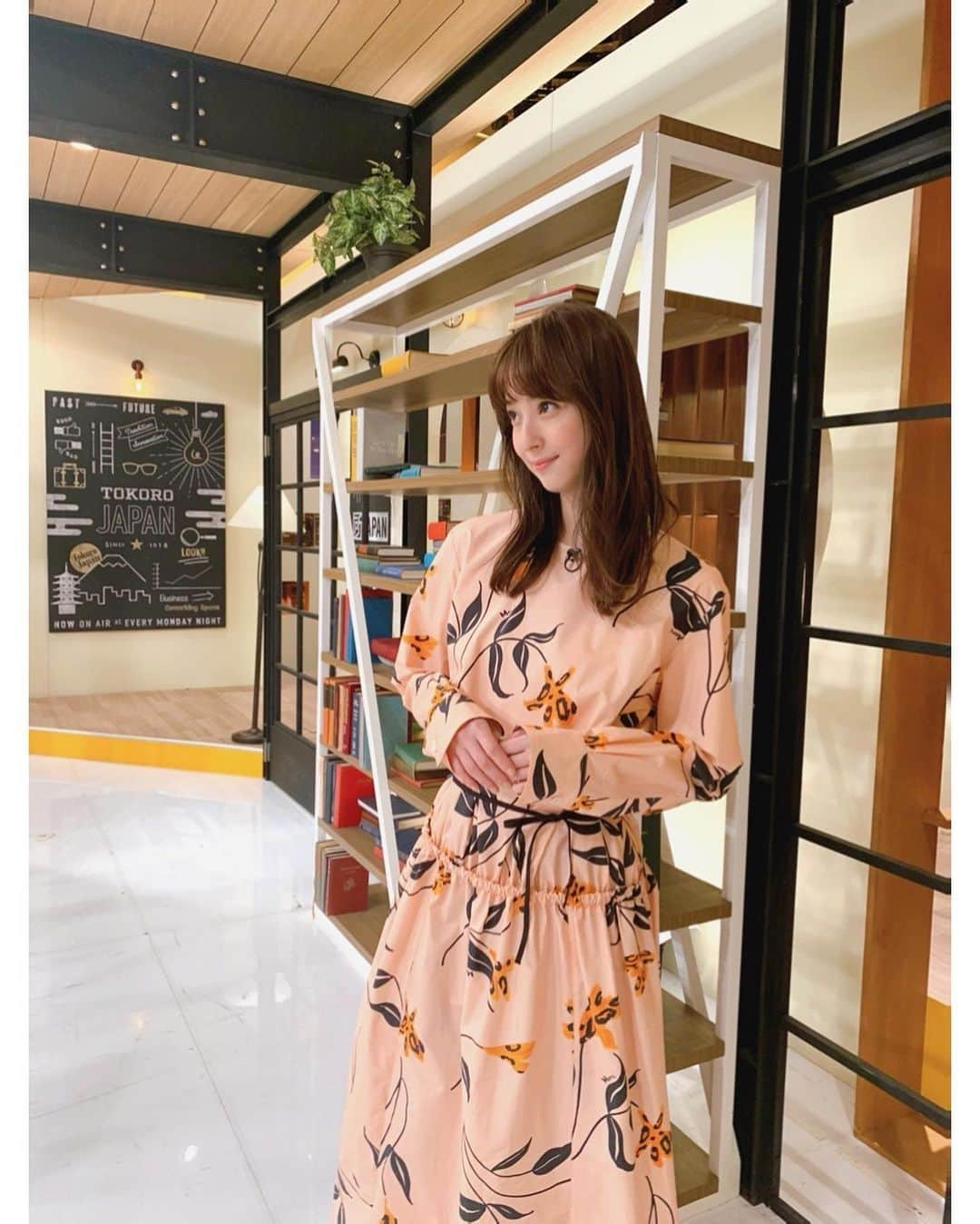 佐々木希さんのインスタグラム写真 - (佐々木希Instagram)「#所JAPAN  昨日の衣装です☺︎  onepiece、shoes: #MARNI styling: #小松千鶴 さん hair&makeup #犬木愛 さん」4月13日 13時38分 - nozomisasaki_official