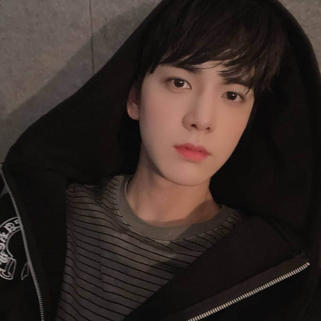 ヨンフンさんのインスタグラム写真 - (ヨンフンInstagram)「(영훈) 보고싶더비❤️ #THEBOYZ #더보이즈 #YOUNGHOON #영훈」4月13日 13時35分 - younghoon.theboyz