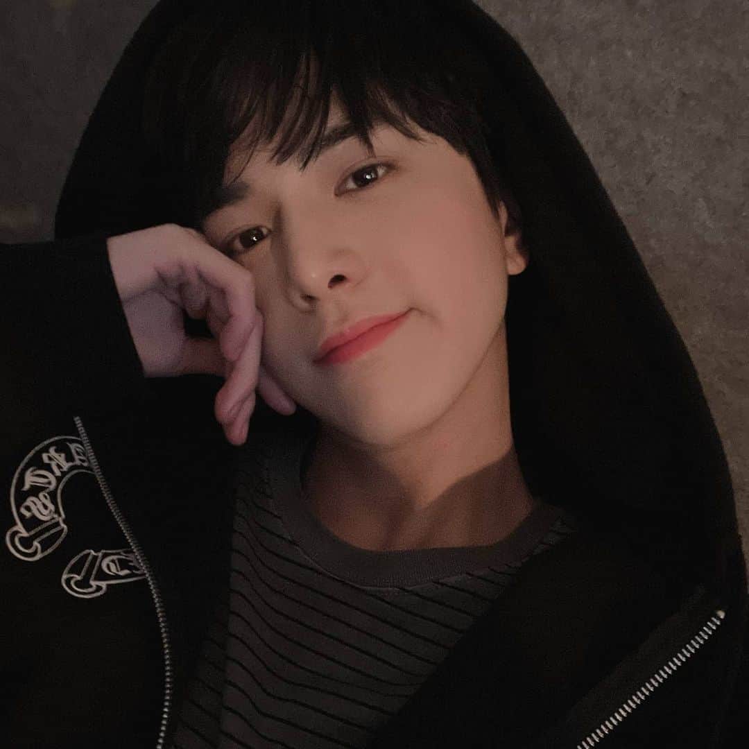 ヨンフンのインスタグラム：「(영훈) 보고싶더비❤️ #THEBOYZ #더보이즈 #YOUNGHOON #영훈」