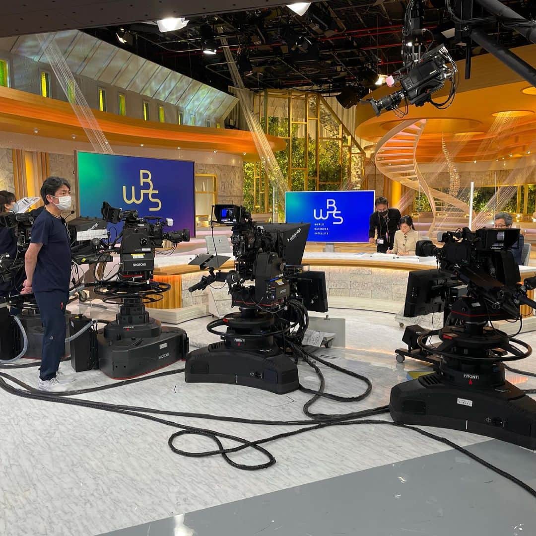 河野太郎のインスタグラム：「World Business Satellite on Channel 7.」