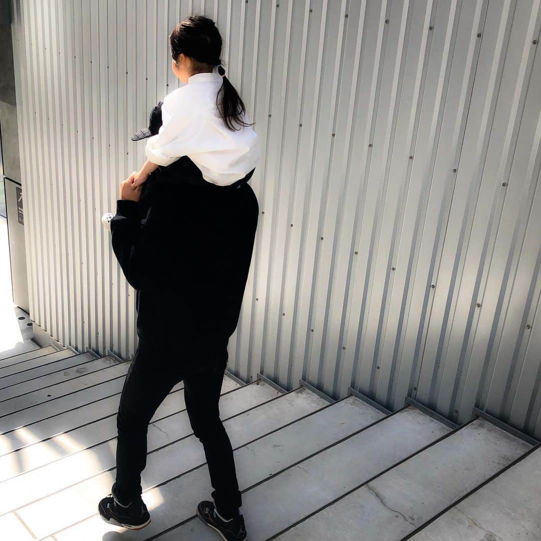 捧さんのインスタグラム：「もうすぐ3歳になります👧  #昨日は報告動画 #今日は僕の誕生日 #どんな日になるかな」