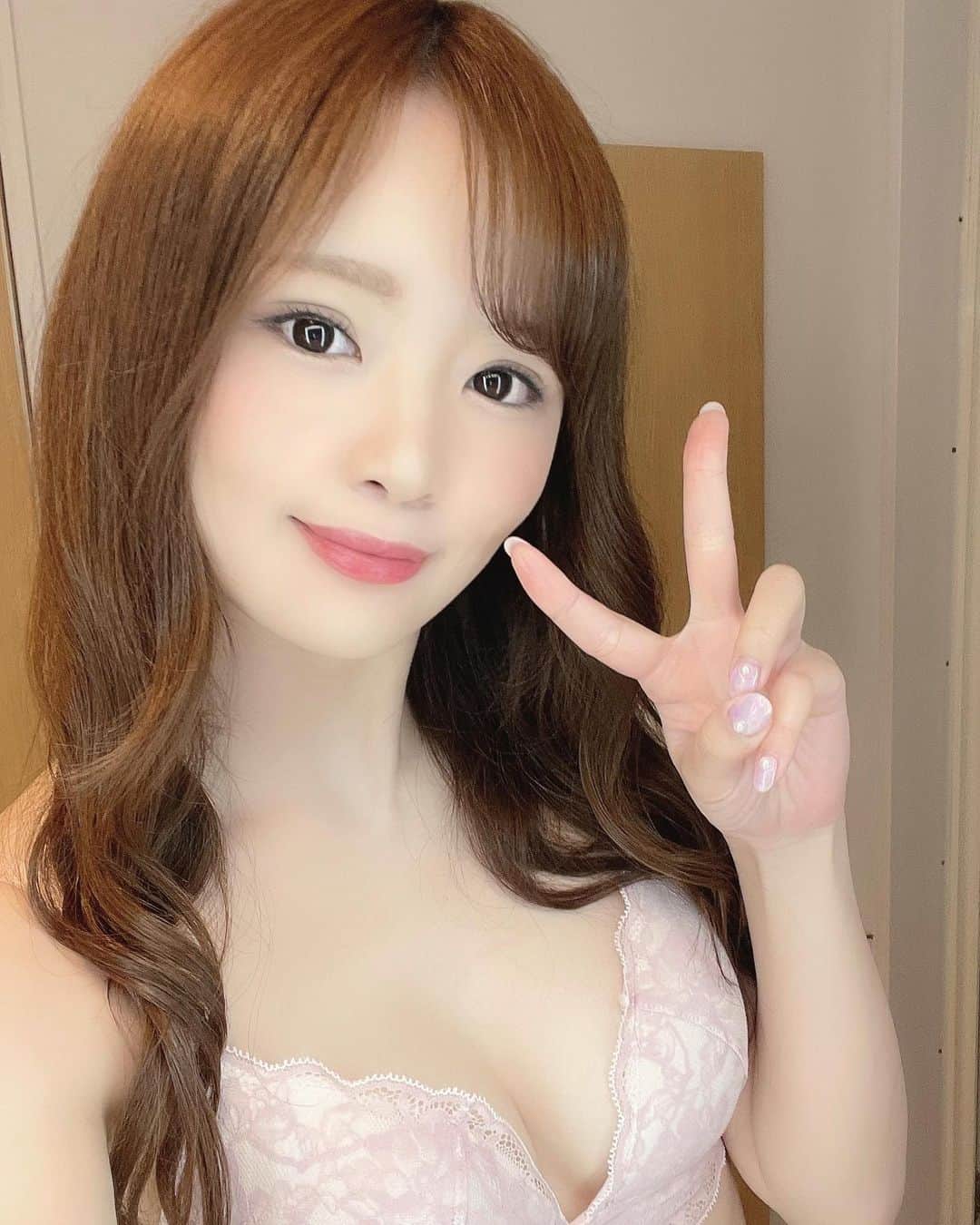 のインスタグラム：「🪞✌🏻💓」