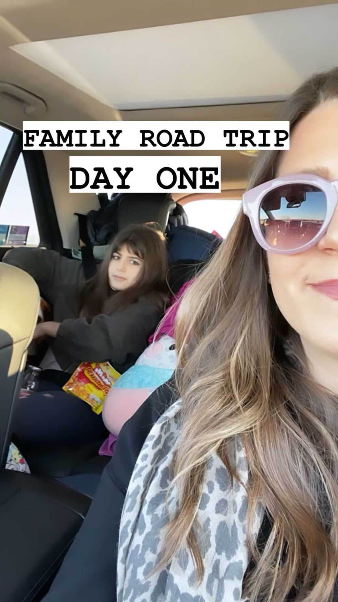 Ilana Wilesのインスタグラム：「I documented our 10 day family road trip with these daily mini travel vlogs. We started in NYC and headed South. More to come!」