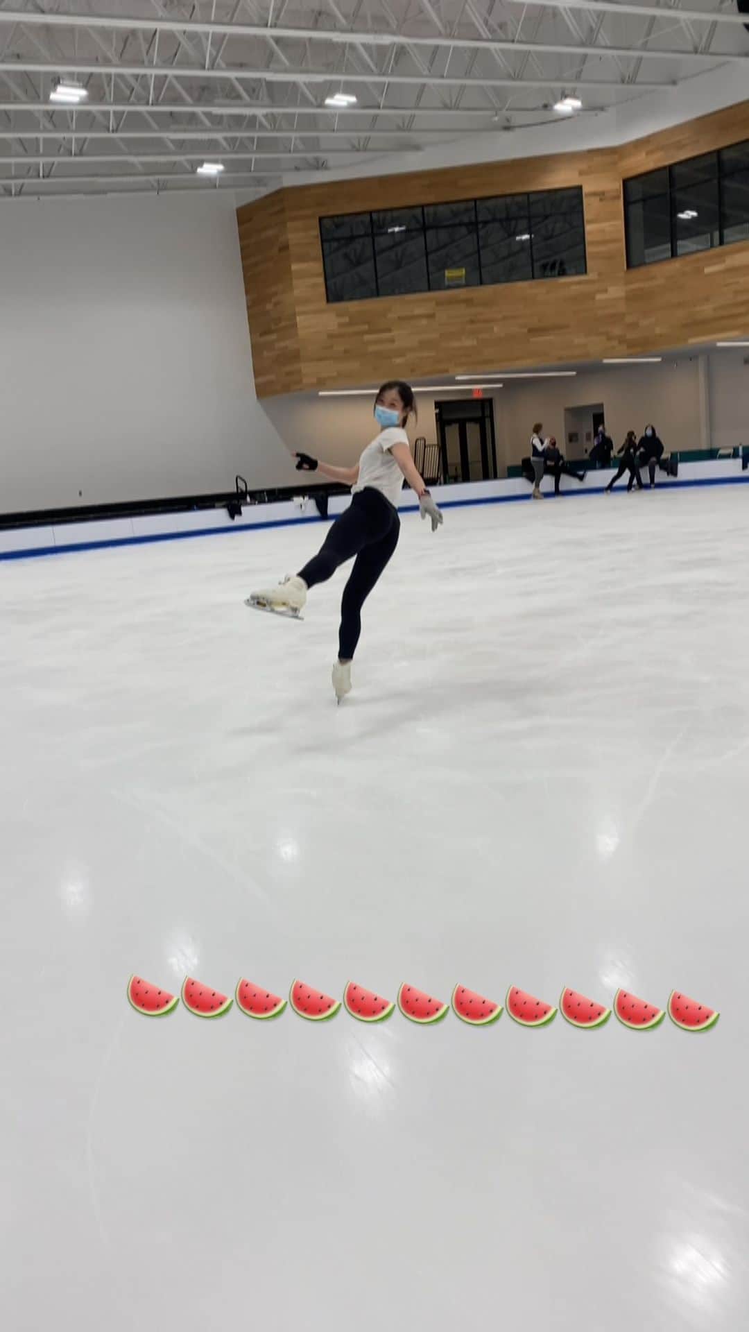 長洲未来のインスタグラム：「#watermelonsugar」