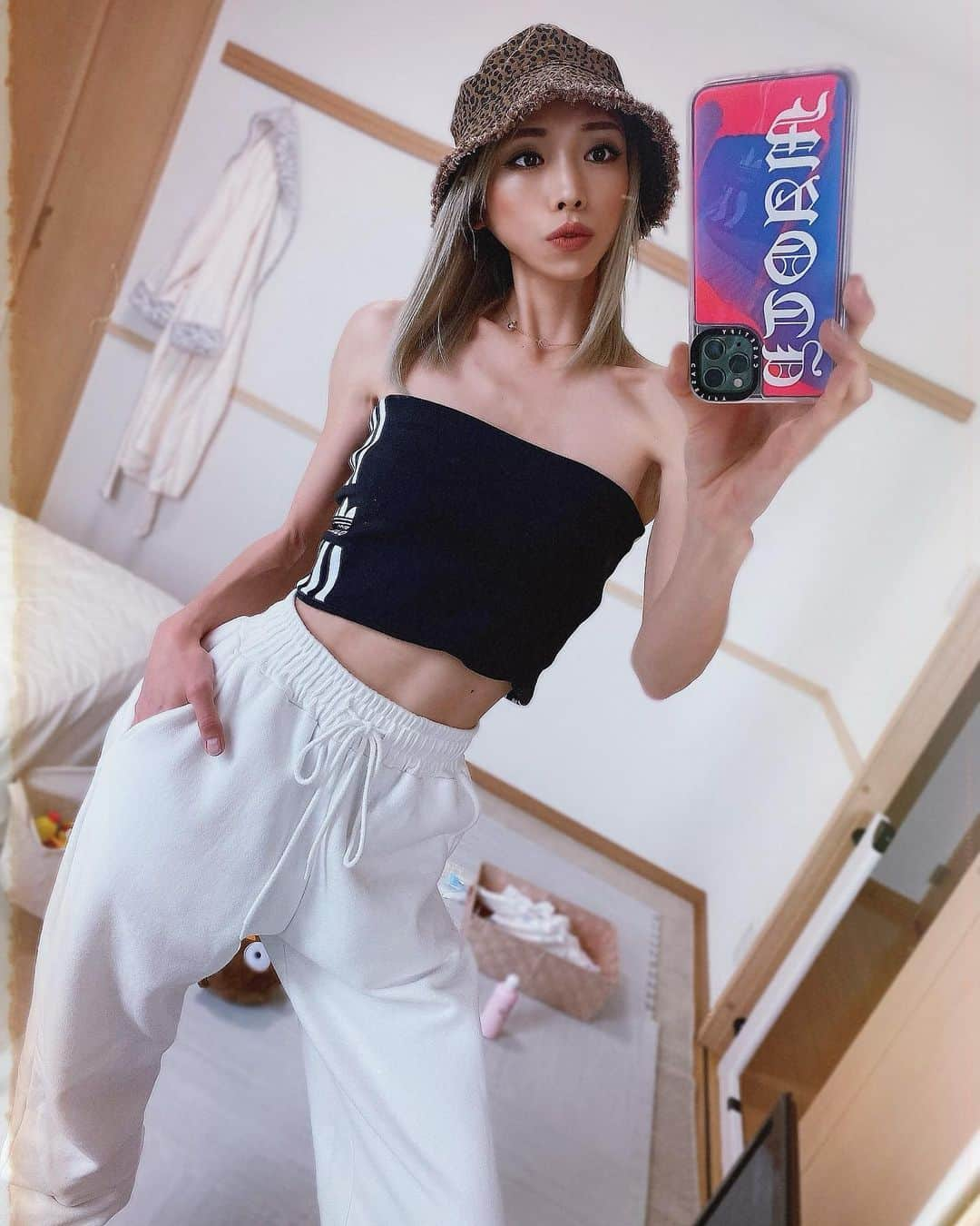 角田麻央さんのインスタグラム写真 - (角田麻央Instagram)「💜💜💜 New iPhone case✌🏼💋 かわいくてテンションあがる😍🔥 これなら👶🏻のおもちゃになっても🙆🏼‍♀️w @CASETiFY @CASETiFY_jp  #CASETiFY #StateYourCase」4月13日 11時32分 - maotsunoda888