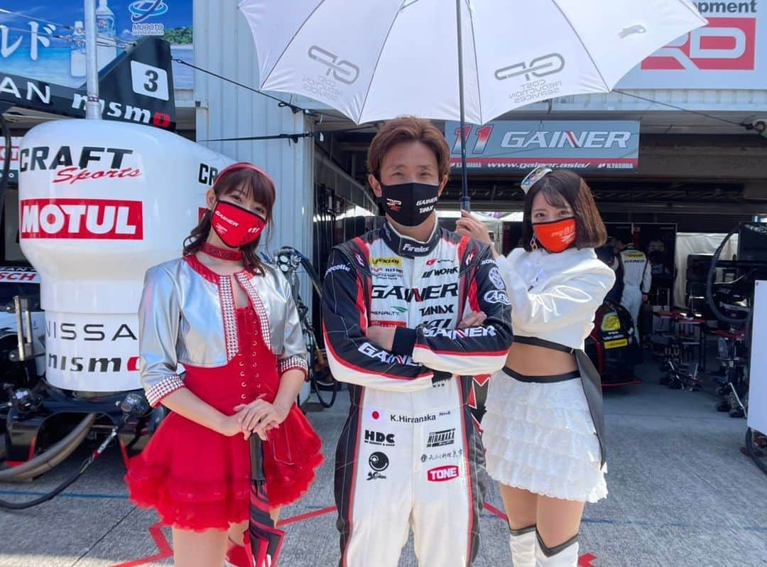 佐々木萌香さんのインスタグラム写真 - (佐々木萌香Instagram)「SUPER  GT Rd.1 OKAYAMA 10号車⇨10位 11号車⇨4位 GAINER二台どちらもポイントを獲得し、無事に開幕戦を終えました✨ 萌香が応援する11号車はポールスタートで、GT300クラスのグリッド先頭だったので凄く緊張しました!! ドライバーの皆さんの果敢な走りに感動し、本気で優勝を取りに行くレースに胸が熱くなりました。 ４月🌸の開幕なのに気温が高く暑い二日間となり、体力の消耗も激しかったのではないかと思います。 ドライバーさん、GAINERの皆様、チーム関係者の皆様、レースクイーンのみんな、サーキットにお越しくださったファンの皆様、お疲れ様でした。 次のSUPER GT Rd.2 Fuji 5/3〜5/4もGAINERの走りに是非また期待して応援してください✨  #SUPERGT #GT #GT300 #GAINER #supergt2021 #motorsport #nissan #GTR #nissangtr #0P #TonerS #racequeen #RQ #3P #dunlop #スーパーgt #ゲイナー #モータースポーツ #車 #レーシングカー  #日産 #ニッサン #平中克幸 選手 #安田裕信 選手 #レースクイーン #佐々木萌香 #instagood #instaphoto #photography #instalike」4月13日 15時29分 - moeka_sasaki