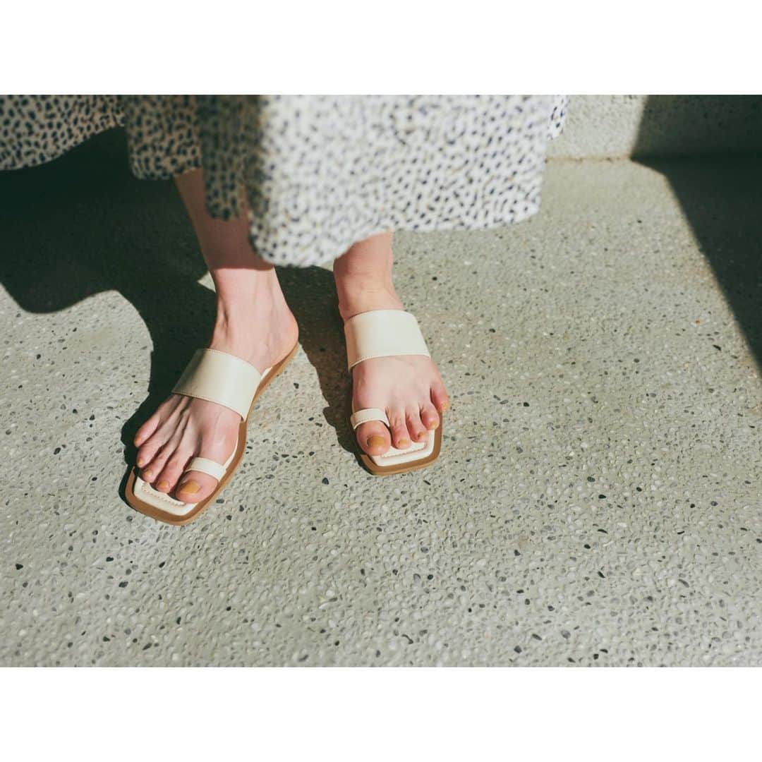のインスタグラム：「《 PICK UP ITEM 》  🏷ワイドベルトサンダル 1661185451 ¥7,150（taxin）  ------------------ #nnaturalbeautybasic #sandal #goods #2021ss #サンダル #夏小物」