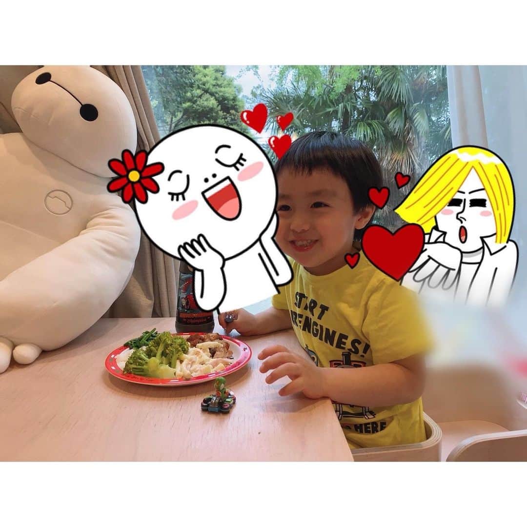 川崎希さんのインスタグラム写真 - (川崎希Instagram)「Yummy👦💓💓💓  #よく食べるおちびーぬ #アレクが野菜を食べるように工夫して作ってくれたよ」4月13日 18時00分 - kawasakinozomi