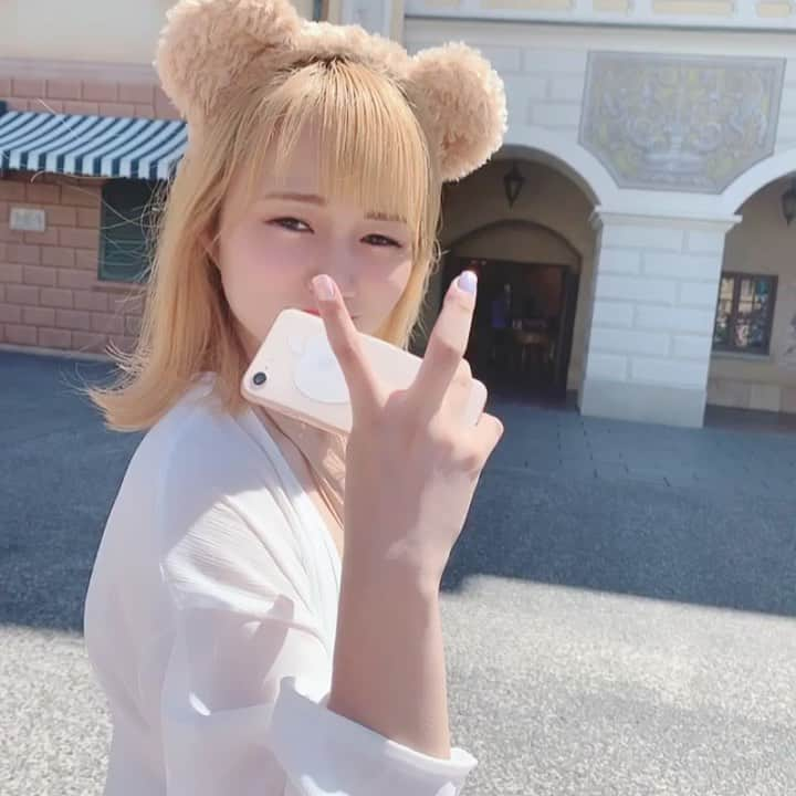 工藤菫のインスタグラム：「ディズニー行きたいなあああ🐭🌍🤎  夏のディズニーしか勝たん！民なのよね〜〜〜🙌🙌🙌  お友達はいつも可愛いって言って甘やかしてくれる🤩❣️  2年？前？！のすーは金髪ロブのマツエクカラコン赤リップ女の子でした、、、  変わったな、、？！変わってないのか？！！  #アプガ #ディズニーシー  #ダッフィー」