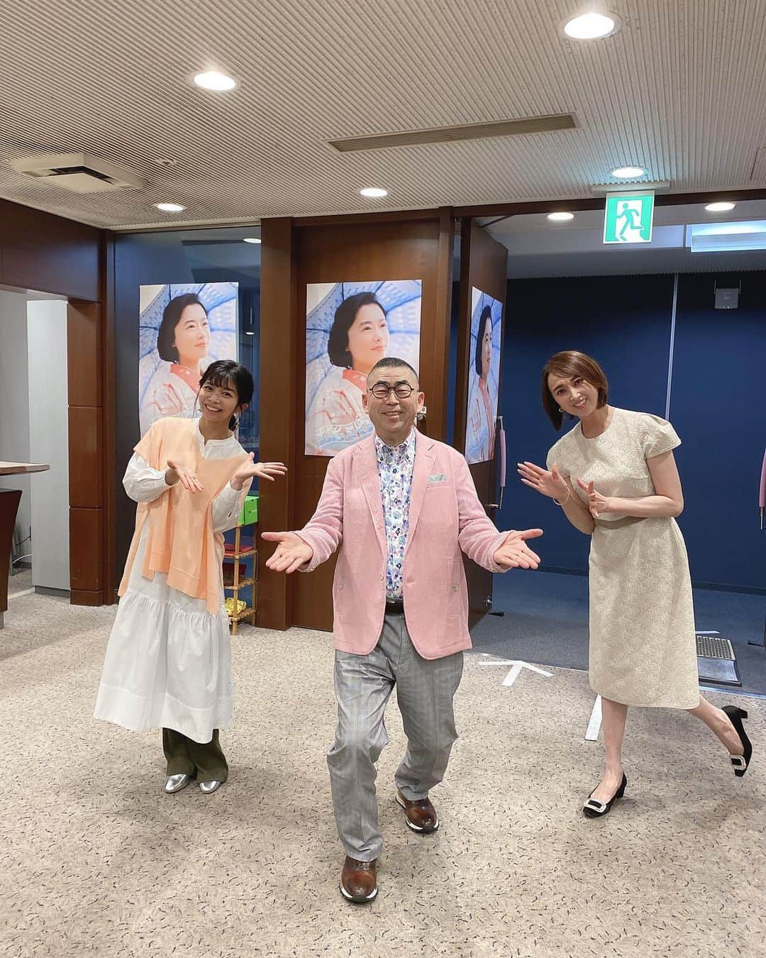 紫吹淳さんのインスタグラム写真 - (紫吹淳Instagram)「昨日、NHK「バラエティー生活笑百科」の収録でした。久しぶりに皆様にお会い出来て楽しかったです…あっ！吉弥さんが居ない… オンエアをお楽しみに…お洋服はLANVIN COLLECTIONさんにジュエリーはフォッペさんにお借りしました。ありがとうございます。 #lanvincollection #fope」4月13日 20時18分 - jun_shibuki_official