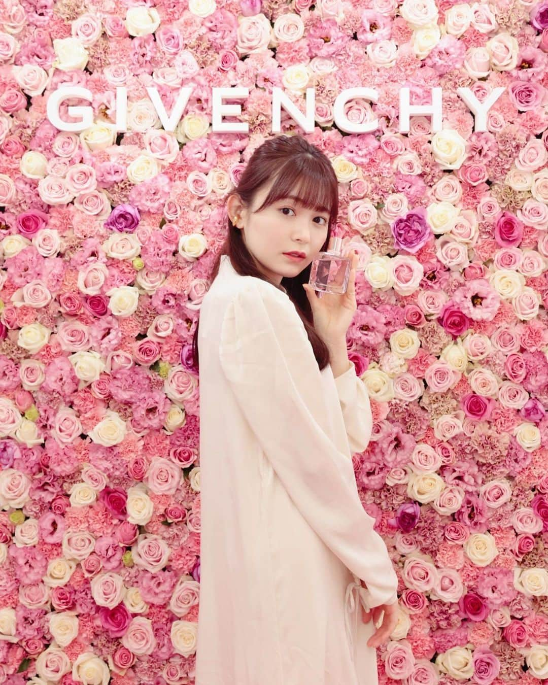 久間田琳加さんのインスタグラム写真 - (久間田琳加Instagram)「GIVENCHYのリップバーム「ローズ・パーフェクト」が4月16日に発売されるそうです🌹 私はNo.333 ランテルディを選びました！ 透け感のある発色で、するする〜っと唇に馴染みます💋 #givenchybeauty #ジバンシイビューティー #ローズパーフェクト #PR」4月13日 20時44分 - rinka_kumada0223