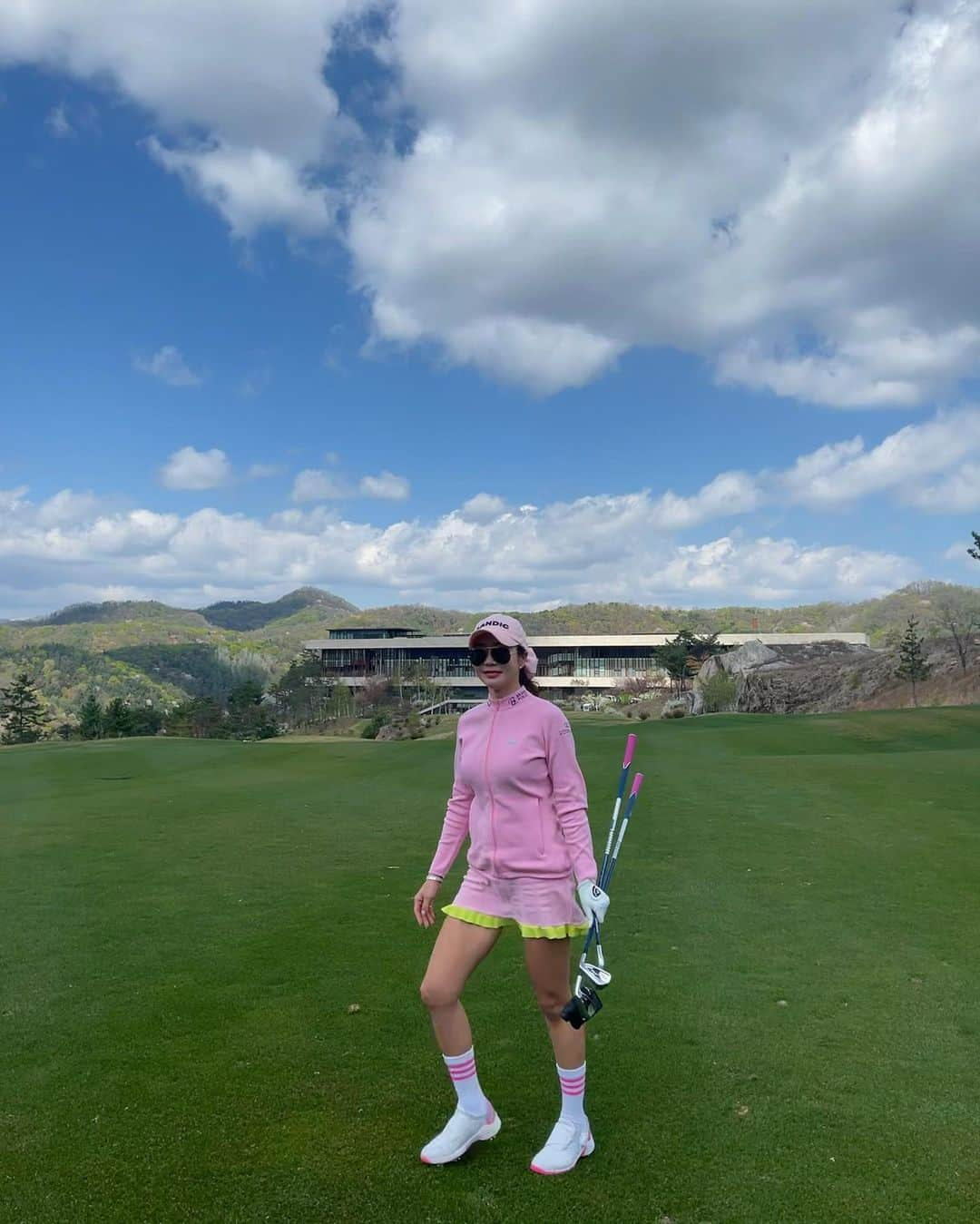 アン・シネさんのインスタグラム写真 - (アン・シネInstagram)「Pink lover  #adidasgolf」4月13日 21時11分 - shinaeahn