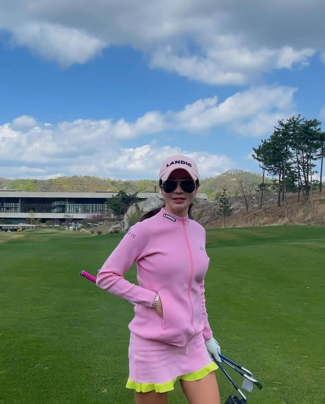 アン・シネさんのインスタグラム写真 - (アン・シネInstagram)「Pink lover  #adidasgolf」4月13日 21時11分 - shinaeahn