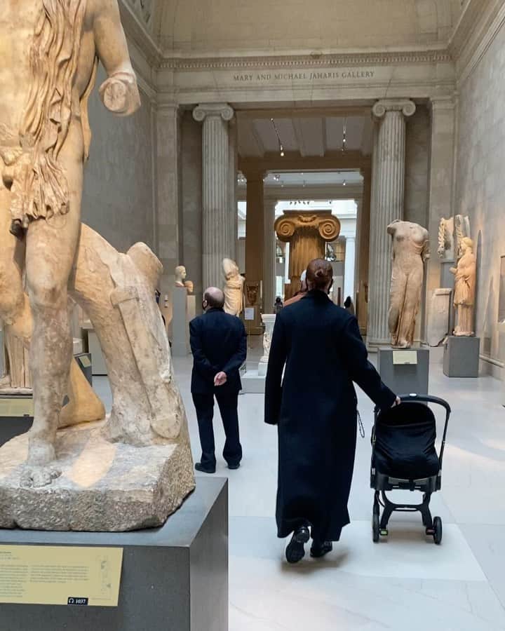 ジジ・ハディッドのインスタグラム：「yesterday 🤍 @mohamedhadid」