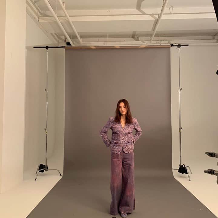イ・ヨニのインスタグラム：「.🥿💜」