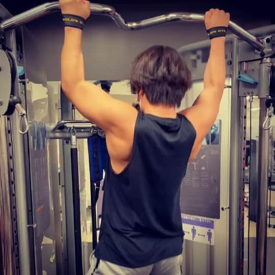 進祐哉のインスタグラム：「2997…2998…2999…3000！！  ふぅ☺️💨」