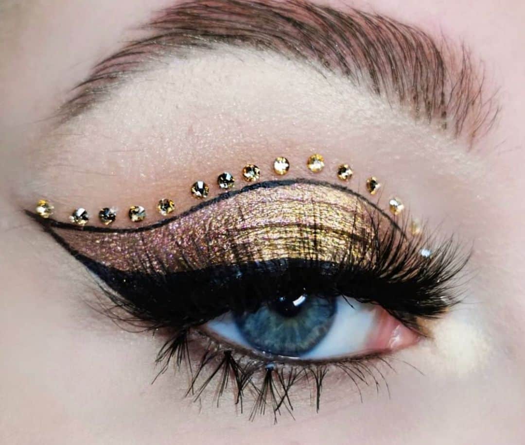 Jeffree Star Cosmeticsさんのインスタグラム写真 - (Jeffree Star CosmeticsInstagram)「Golden✨ @glowwithvicks created this glowing eye using our #ORGY & #MINIORGY palettes 🌟  - #jeffreestarcosmetics」4月14日 2時31分 - jeffreestarcosmetics