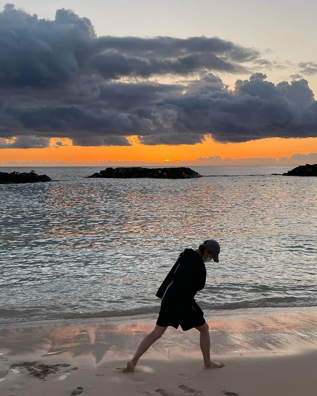 チェ・ナヨンのインスタグラム：「우와 하와이 😍🥰❤️🥰😍 #hawaii #sunset  #isitbetteertosee#sunrise ??」
