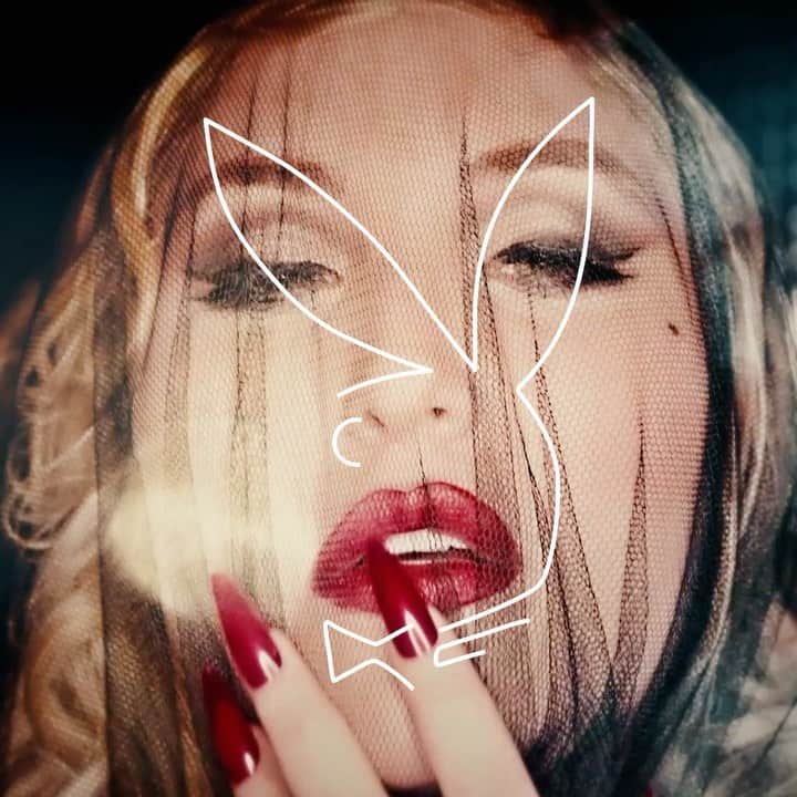 ヘイリー・ハッセルホフのインスタグラム：「prepare for something special 🩸  @playboygermany @ellenvonunwerth」