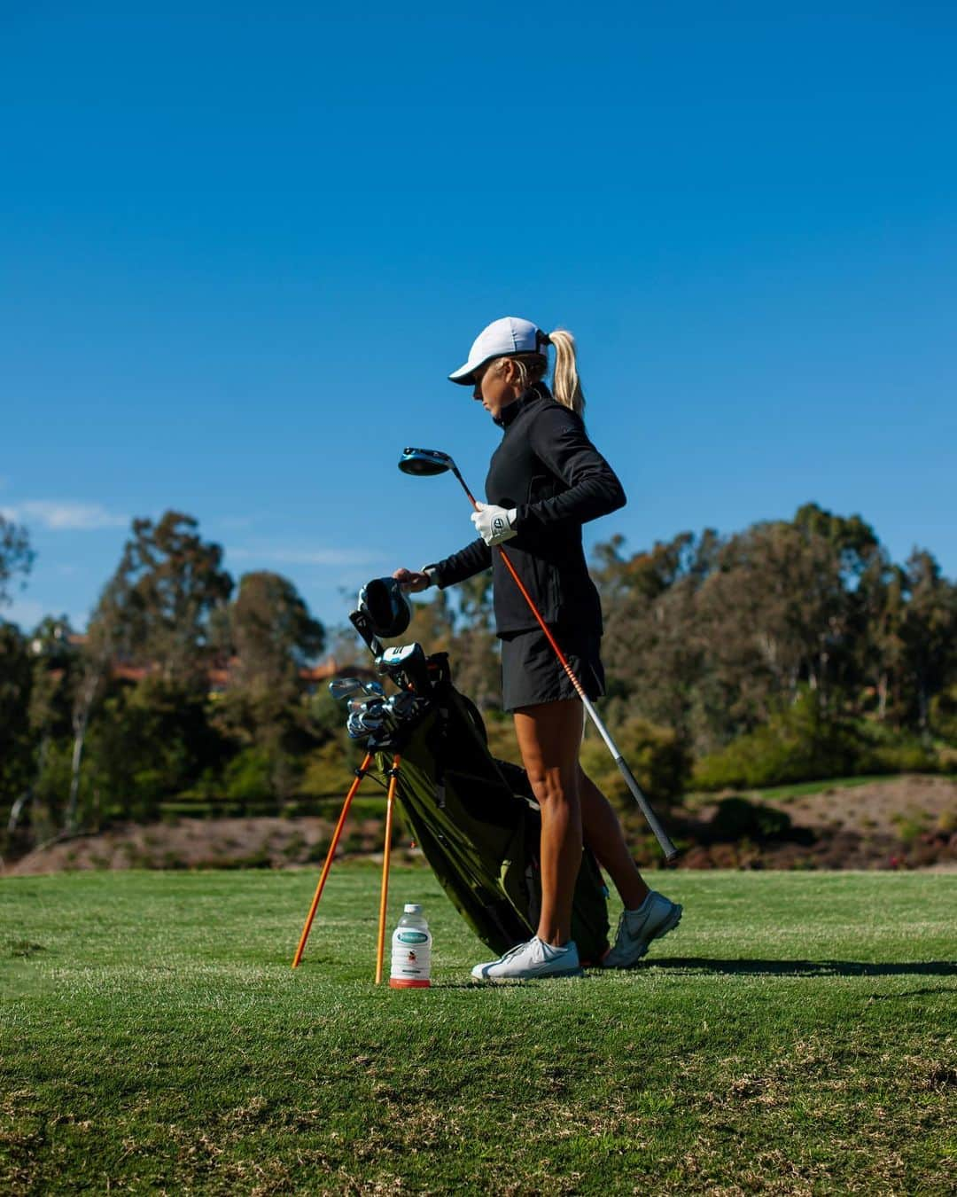 Sierra Brooksさんのインスタグラム写真 - (Sierra BrooksInstagram)「Excited for the next few weeks on the road! So happy to have @drinkcfnutrition as a partner both on and off the golf course – the natural ingredients help me hydrate and recover through long days training and playing. Ready to get after it!」4月14日 5時13分 - sierrabrooks59