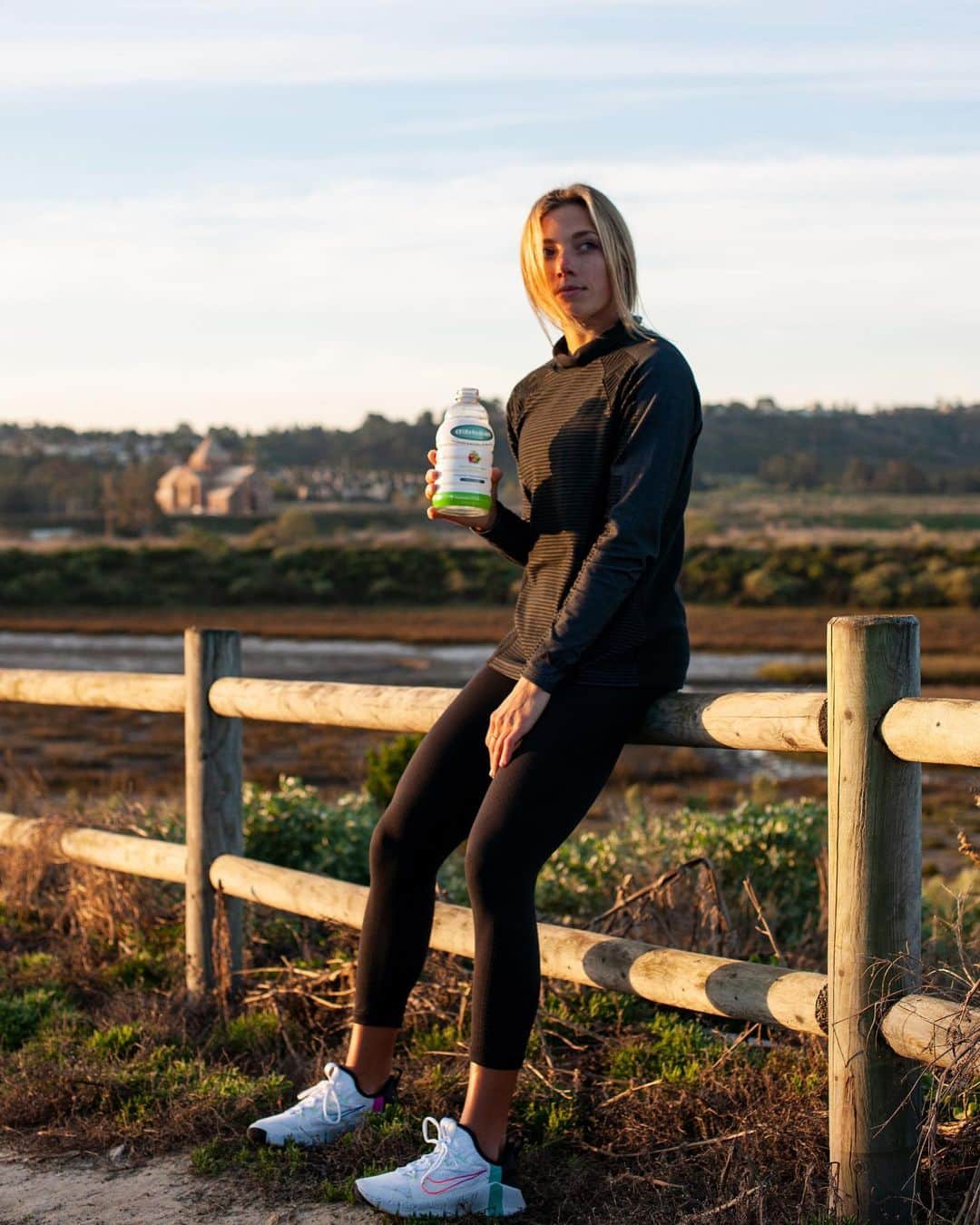 Sierra Brooksのインスタグラム：「Excited for the next few weeks on the road! So happy to have @drinkcfnutrition as a partner both on and off the golf course – the natural ingredients help me hydrate and recover through long days training and playing. Ready to get after it!」