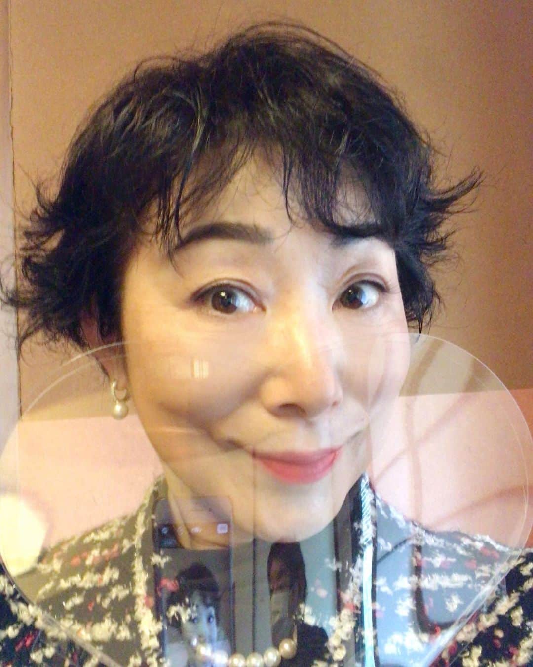 小川知子さんのインスタグラム写真 - (小川知子Instagram)「#ハート型アクリルガード #築地 #マスク会食慣れてきた  #小川知子  このハート型アクリルガード可愛いですねー😍  こういう楽しいのは使いますよね。  マスク会食もすっかり慣れてきた。」4月14日 16時26分 - tomoko_ogawa_
