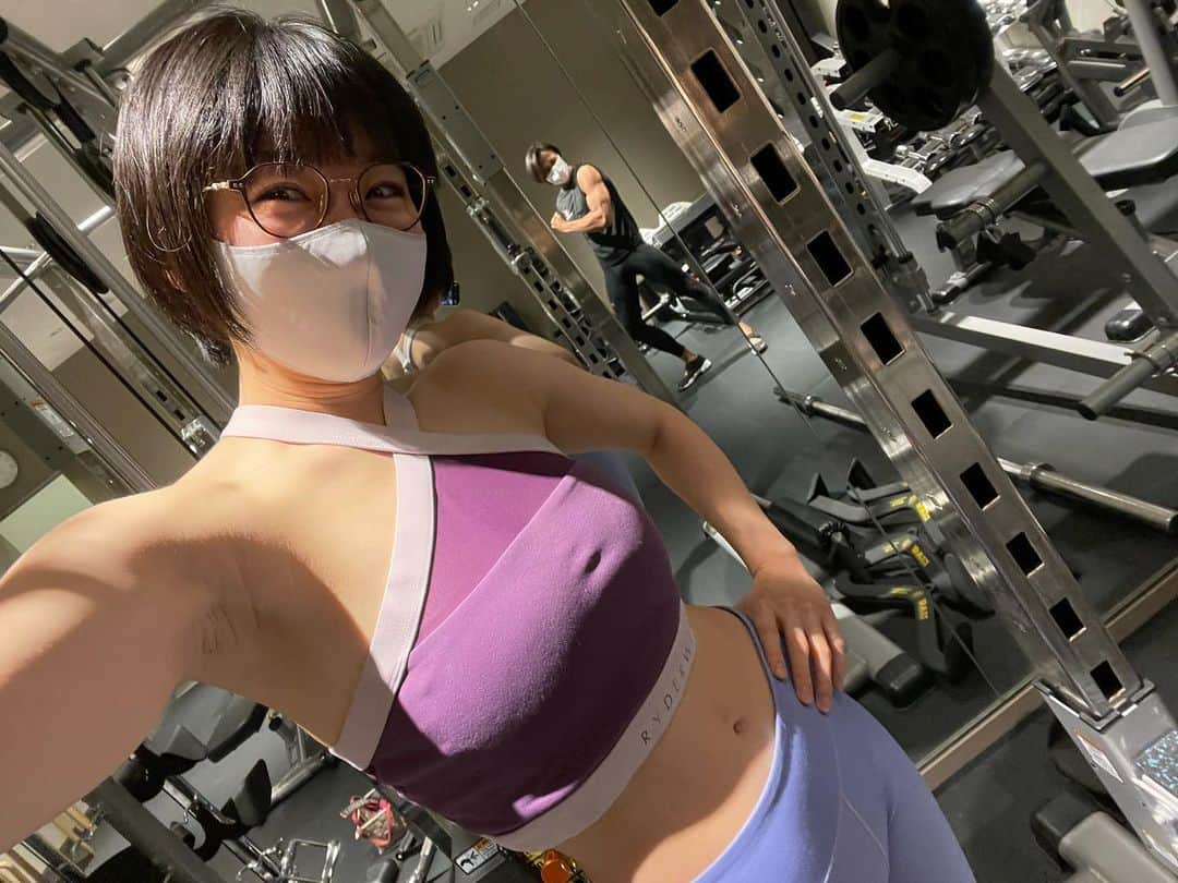 時東ぁみさんのインスタグラム写真 - (時東ぁみInstagram)「初動は鍛えたい部分を意識して！！ ・ と、トレーナーさんによく言われます！ 動画を見るとちゃんと背中が最初に動いてるっ！！！ 自分で見られないところが確認できるから、動画って大事☆ ・ お世話になってるナリトレ @naritore さん体験募集中です！初心者でもわかりやすく教えてくれますよー！ 女性専用なのでお間違えなく！！ ・ #時東ぁみ #パーソナルトレーニング #女性専用ジム #naritore #トレーニング #training #workout #筋トレ #筋トレ女子 #お尻 #お尻トレーニング #尻トレ #尻攻め #トレーニングウェア#trainingwear #成長記録 #🍑 #モテる体 #いつでも脱げる身体 #トレーニー #体のライン #背中トレーニング #ケーブルローイング #動画」4月14日 9時38分 - amitokito