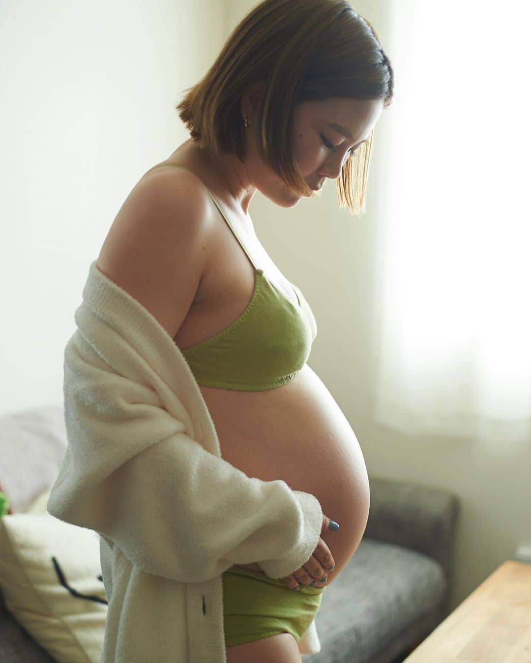 花盛友里のインスタグラム：「妊婦様💕  ねぇ、なんでそんなに可愛いのよおおおお！って撮りながらなりまくったよ、ほんと可愛い💕💕💕」