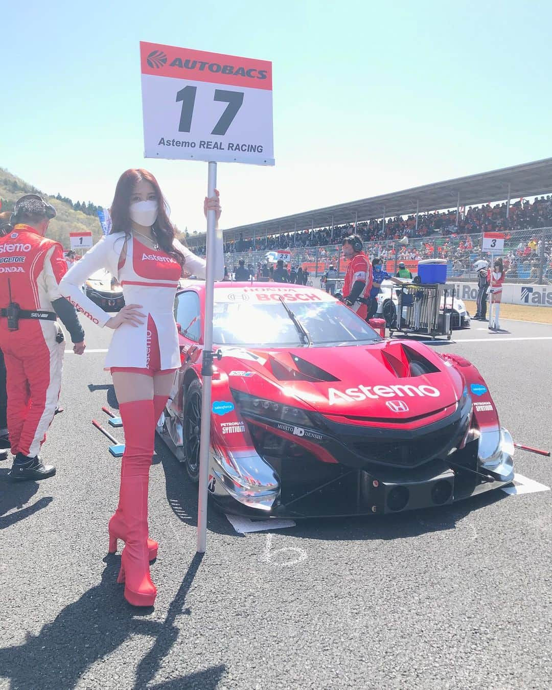 横田りかさんのインスタグラム写真 - (横田りかInstagram)「先日岡山国際サーキットにて行われた﻿ #SUPERGT2021 Rd.1  決勝﻿ 沢山のあつーーーい応援﻿ ありがとうございました✨﻿ ﻿ #AstemoREALRACING は﻿ 5位でチェッカーを受け、﻿ 見事ポイントゲット🏁♥️﻿ 次戦に繋げる好スタートを切れました👍🏻🌟﻿ ﻿ 次戦は5月の富士戦です🗻﻿ 引き続き皆さんの応援宜しくお願いします😘﻿ ﻿ #日立Astemo #Astemo﻿ #AstemoRED #日立Astemoレースクイーン﻿ ﻿ 日立Astemoの公式Instagramも﻿ 沢山のフォローよろしくお願いします🙏🏻✨﻿ (@hitachiastemo)﻿ ﻿ #日立Astemo #Astemo﻿ #REALRACING #AstemoRED﻿ #日立Astemoレースクイーン﻿ #red # #rq #beauty #cute #enjoy ﻿ #racequeen #followme #favorite ﻿ #love #like #japan #happy #thankyou #cosumetics #SUPERGT﻿ #make #makeup #face」4月14日 14時24分 - rika_yokota