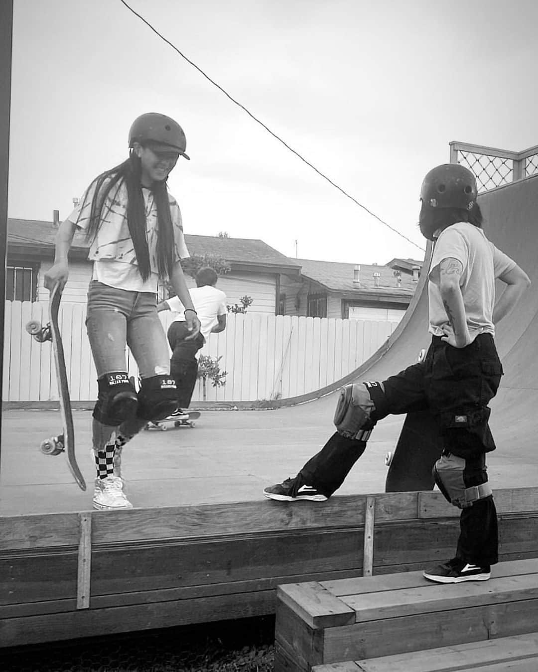 開心那のインスタグラム：「This time with you is special🛹💖🦄🌈🌈🌈 I'm so happy 🤩🙌🙏🙈 thank you for @lizziearmanto  @allysha.le  @axelcrusher   @vans  @vansskate  @vansskateapac  @vansjapan  @welcomeskateboards  @spitfirewheels  @187killerpads  @advanceskate  @mbm_parkbuilders @hotdoggeryesso」