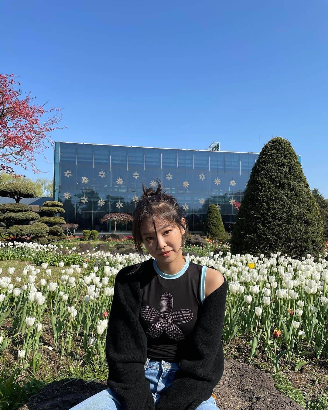 ジェニーさんのインスタグラム写真 - (ジェニーInstagram)「Spring time here in Seoul 🙂」4月14日 18時20分 - jennierubyjane