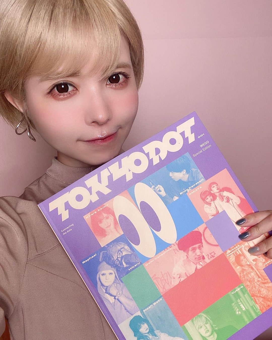 益若つばささんのインスタグラム写真 - (益若つばさInstagram)「ベージュな女。 本日TOKYODOT発売日！🎊😚🌈　@tokyodotmag  みなさんもう予約&ゲットしてくれましたか？ NYLON監修の元、和田さんと @wadanaokii 私でW編集長をしています&プレイヤーとしてもモデル参加しています！(セルフメイクもしたよ！) amazonは発売初日にしてもうあと少しで完売！😭✨ 渋谷TSUTAYAもなくなり次第この表紙は発売終了です！ 全員表紙版はまたTOKYODOTで発売詳細載せます☺️🎊 誌面とSNS連動も実施していて、今日から続々セルフメイク動画がTOKYODOTのYouTubeでアップされたり、絵音くんが選んだシティポッププレイリストがAWAで聞けたり、ラファエルさんが連動動画出してくださったり、立体的に楽しんでもらえたら！🥺🌈 「学校では教えてくれない教科書」がテーマなので、性別年齢問わず手に取ってくれたら嬉しいです！ #TOKYODOT のタグをつけて私をタグつけて載せてくれたらいいねしにいきます！☺️🤍 好評だったら第二弾ができるから、みなさん全国民に宣伝活動お願いします！🥺🙏🏻🙏🏻👼🏻✨✨😂 感想楽しみだなあ🥺😭🌈 ワンピースはEATME @eatme_japan で、イヤカフは HYKE @hyke_official です！」4月14日 18時34分 - tsubasamasuwaka1013