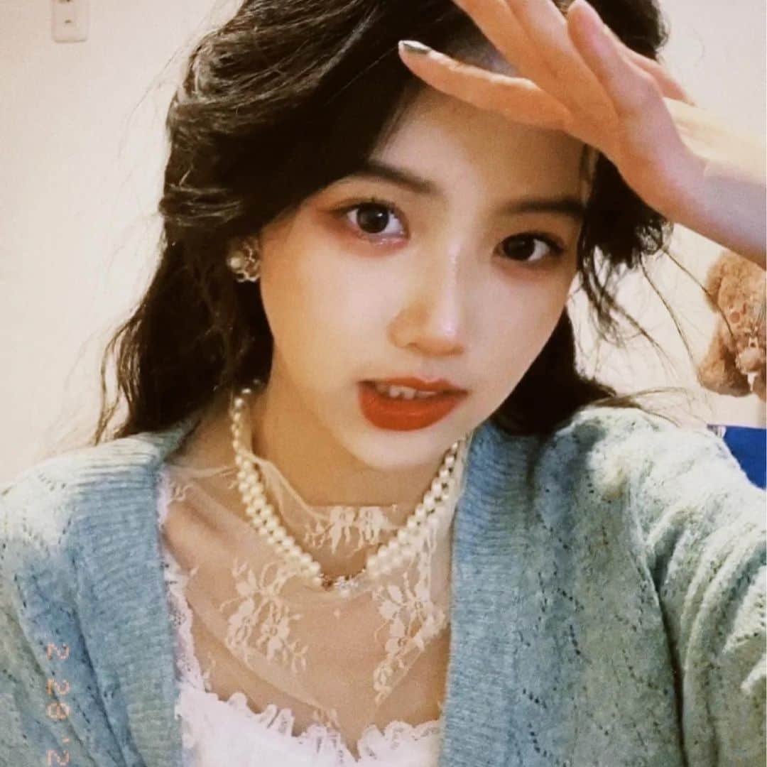 星來のインスタグラム：「外国人×国宝級美人。 レトロ感が美しすぎる。。 #外国人 #国宝級美人 #美しい #いいね返し #インスタ映え #instagood #instalike #f4f #l4l #likeforlikes #likeforfollow #いいねした人全員フォローする #お洒落さんと繋がりたい #美男美女と繋がりたい」
