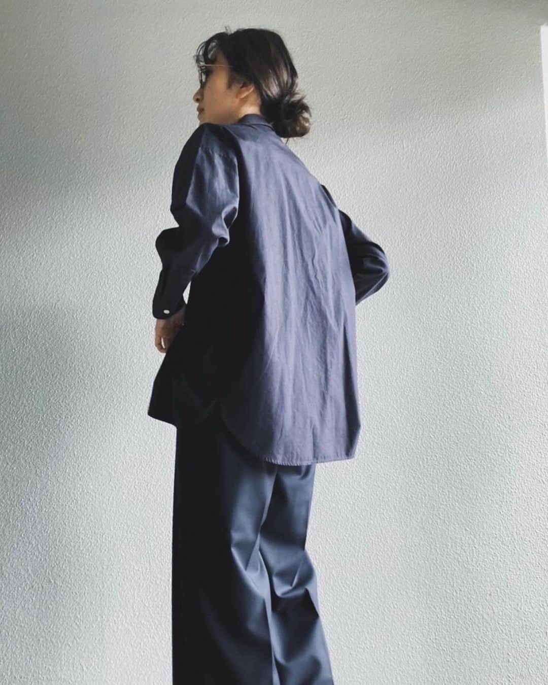 安藤沙耶香のインスタグラム：「ネイビー✖️ネイビー  好きだわ〜  @sea_japan  @littleblack.jp   #sea  #seajapan  #littleblack」