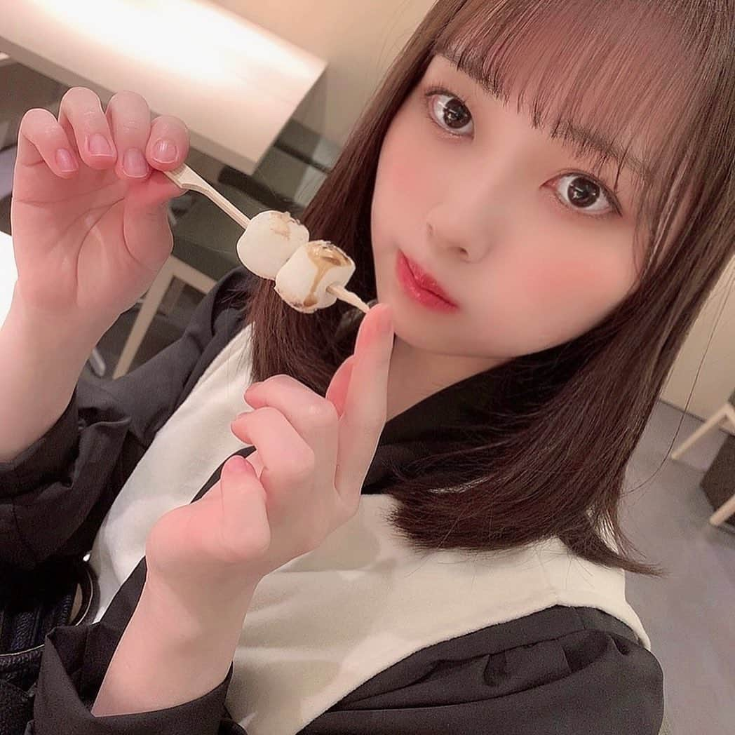 山内祐奈さんのインスタグラム写真 - (山内祐奈Instagram)「. 少し前のおしゃしん 自分で好きな味つけて食べれるんだよ~♡ お洋服去年買ってたけど着る機会逃しちゃったから 今年着たのに全身写真撮るの忘れてた👶🏻」4月14日 20時13分 - yuna_hkt48