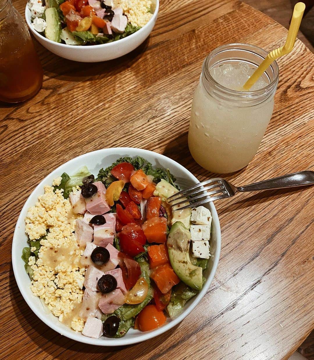 のインスタグラム：「最近ヴィーガンの日を作るようにしてるの🥬🥕 たぶん私はいずれペスカタリアンになる気がする、、 (魚、チーズ、卵、ミルクはOKなベジタリアン)」