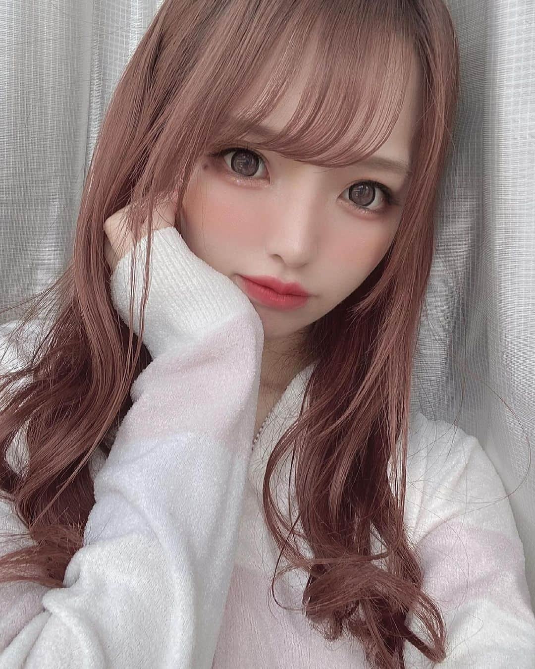 かなてゃんさんのインスタグラム写真 - (かなてゃんInstagram)「コンカフェ店員がんばりたいなぁ〜👼  会いに来てくれたら嬉しい！🥲  今月は後16.18.22.26日にエンジェル大阪居ます🐶(@angel__osaka ) 、 、 、 、 #地雷メイク #コンカフェ #コンカフェ店員 #関西モデル #インフルエンサー #フリーモデル #サロンモデル #ポートレート #japanese #japanesegirl #selfie #コスプレ #コスプレイヤー #インスタグラビア #portrait #japanesegirl #日本的 #性感內衣 #ジェラートピケ #ジェラピケ #ミナミ #心斎橋 #撮影モデル #北新地」4月14日 20時25分 - _yakiniku_