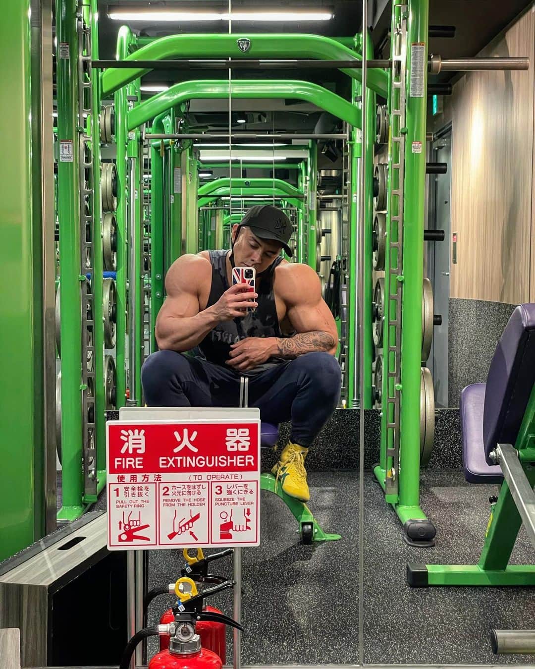 エドワード加藤さんのインスタグラム写真 - (エドワード加藤Instagram)「肩だけオリンピアかな🔥👊w #調子こいてすいません」4月14日 21時09分 - edward_kato_fitness_jp