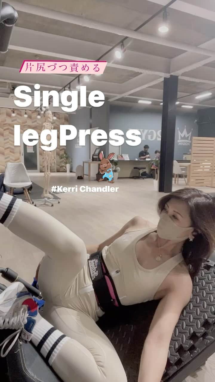 素人片乳の熟女人妻 