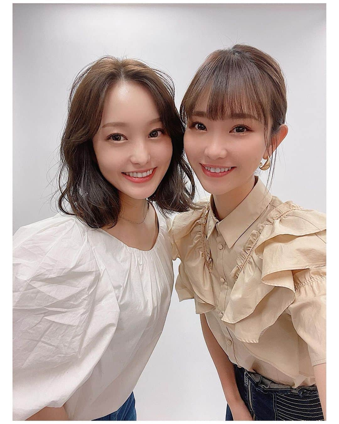 水谷望愛さんのインスタグラム写真 - (水谷望愛Instagram)「📷 ❤ ❤ ❤ この前の撮影でいちかると🥰 レースクィーンだった時期は被ってたのになかなか一緒になれなくて、見かけたときは私服もオシャレだし可愛いなーって遠くから眺めてたの😂 今回会えるの楽しみだったし、2ショットも撮って貰えて嬉しかったー💘😍 #ミクチャ#ライブ配信#美人百花」4月14日 23時15分 - noa0209_x_x_