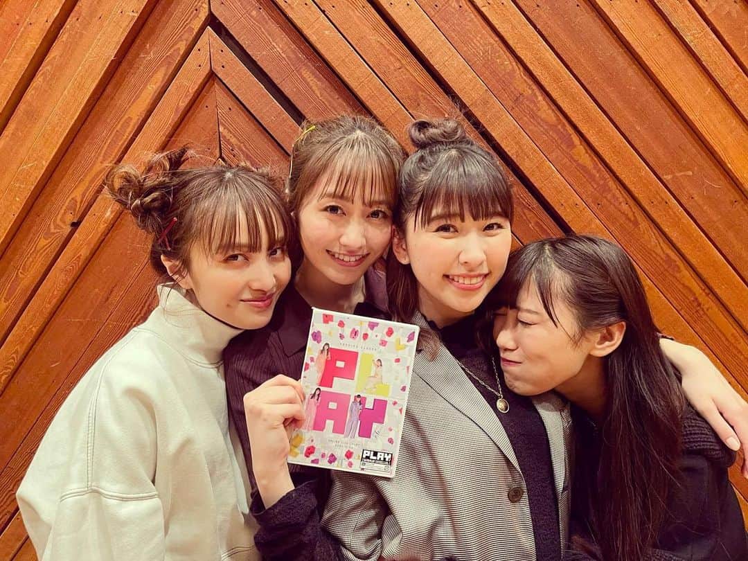 のインスタグラム：「発売日！ぜひ見てね🌸 ・ #PLAY」