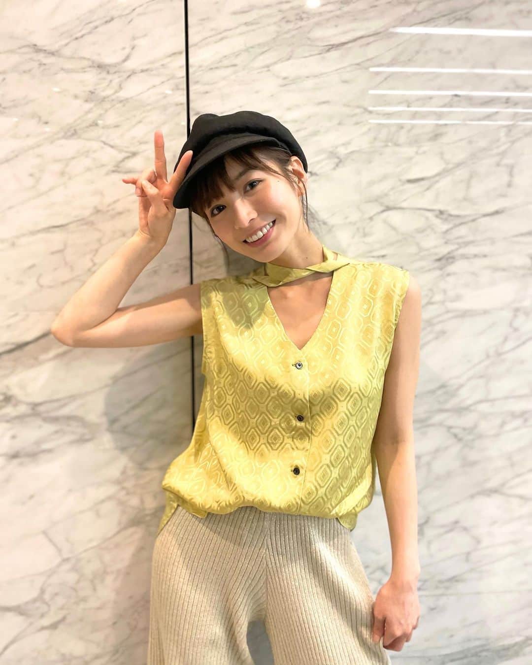 のインスタグラム：「今日はニッポン放送「DREAMLAND」の収録だったのー♡ 一緒にパーソナリティをやっているとーまクン🐤♩私よりもカメラのアプリ沢山入ってて女子力を感じた...😌🌸  ・ #洋服のボウタイ #池田mgに言われた一言 #「その使い方合ってるの？」」